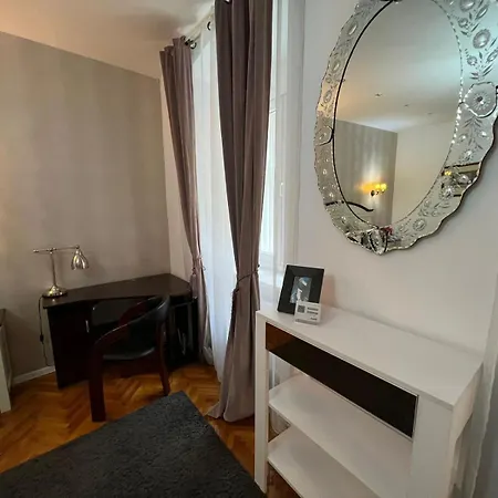 Royal Apartment *